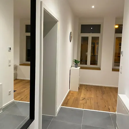 Apartment Stylish Oasis And Near Frankfurt And Airport